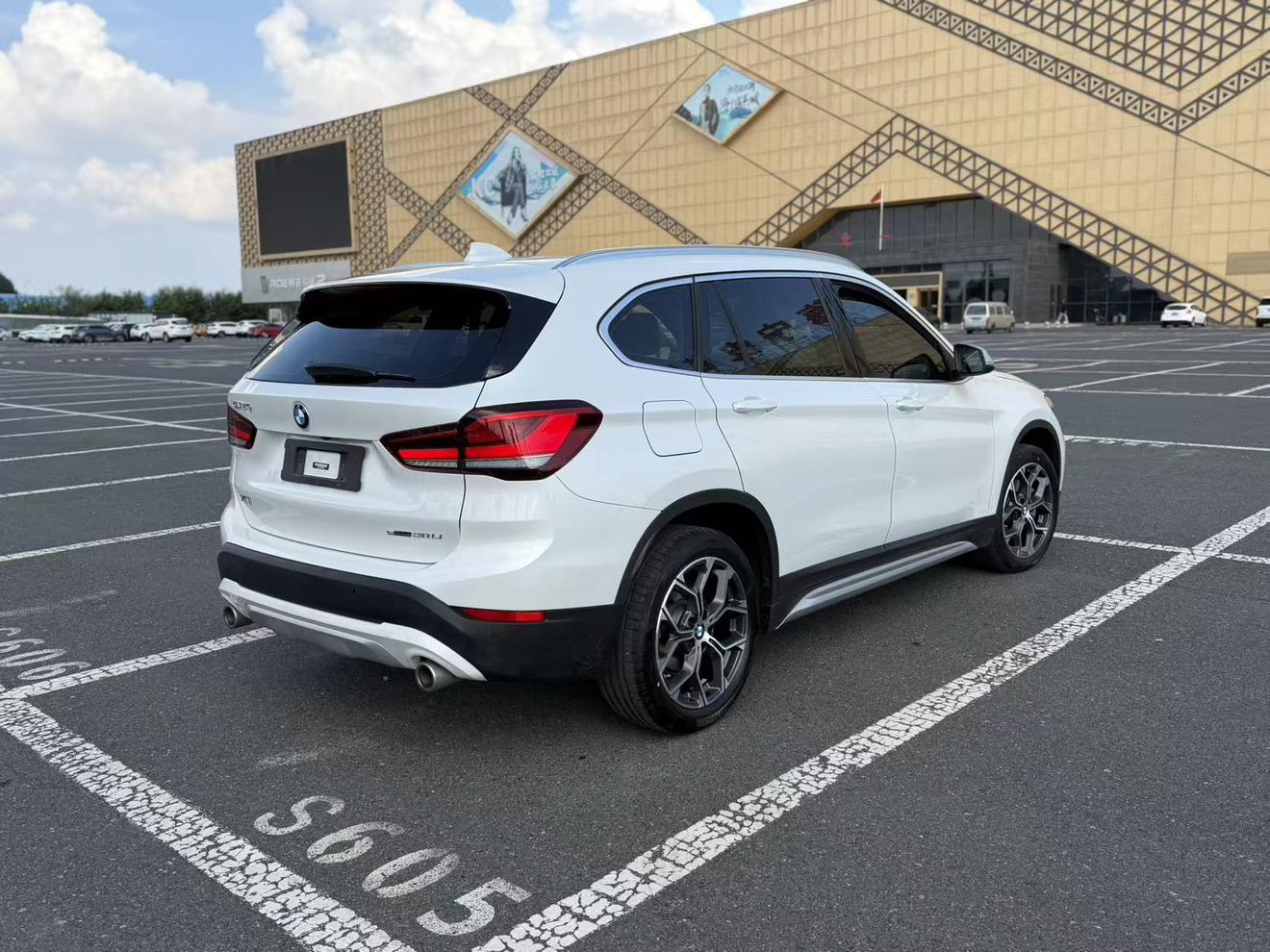 BMW X1 2022 thumb 4