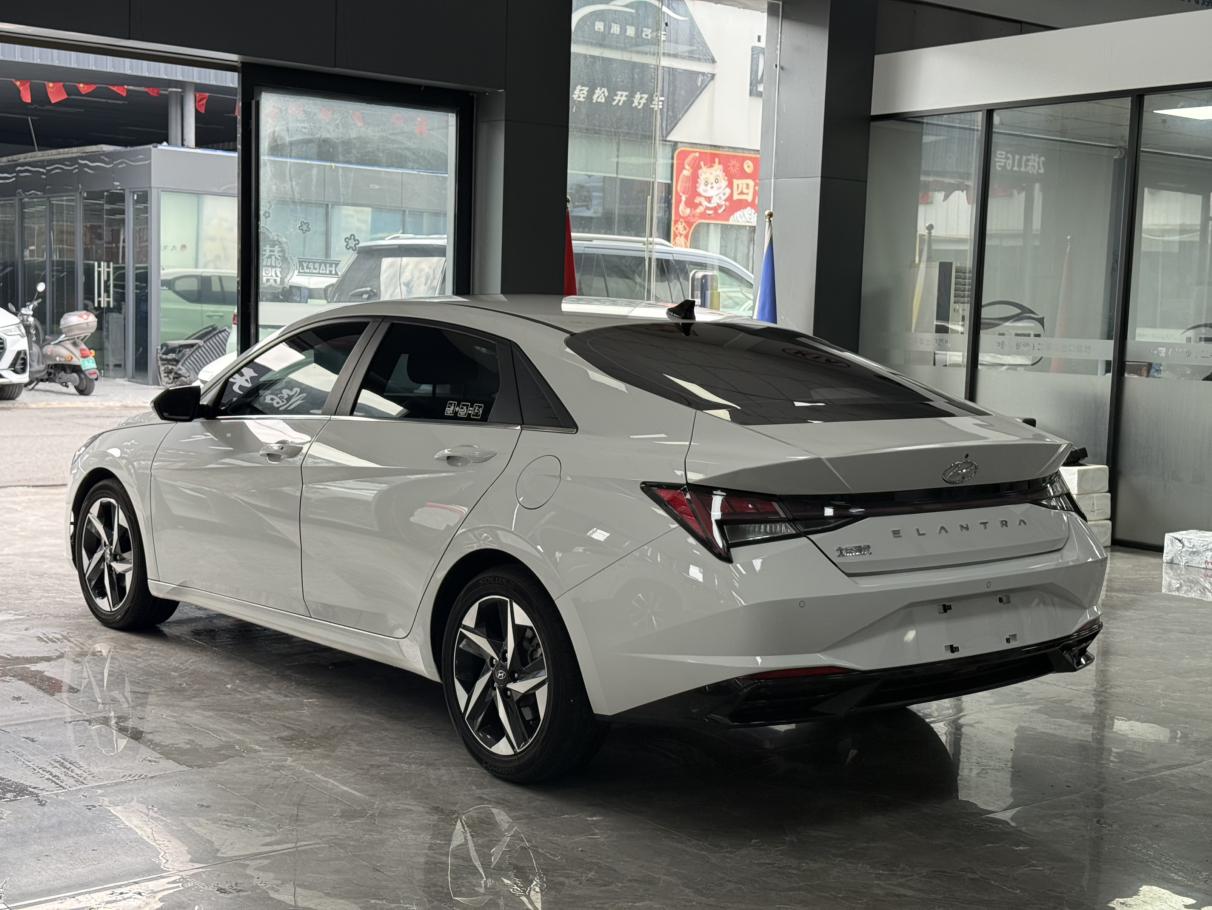 Hyundai Elantra 2022 thumb 2