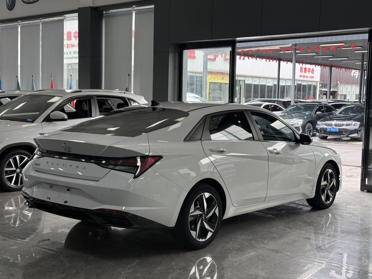 Hyundai Elantra 2022 thumb 4