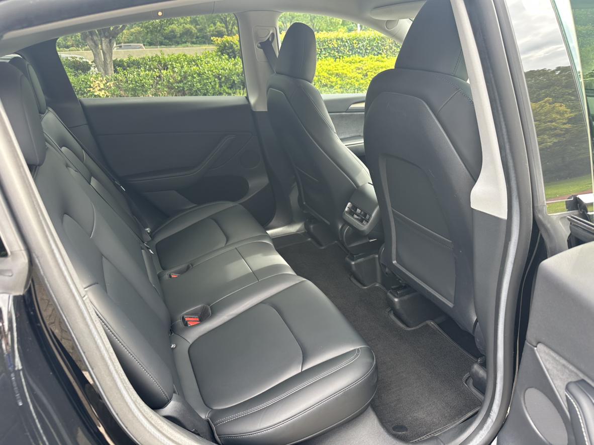 Tesla Model Y 2022 thumb 5