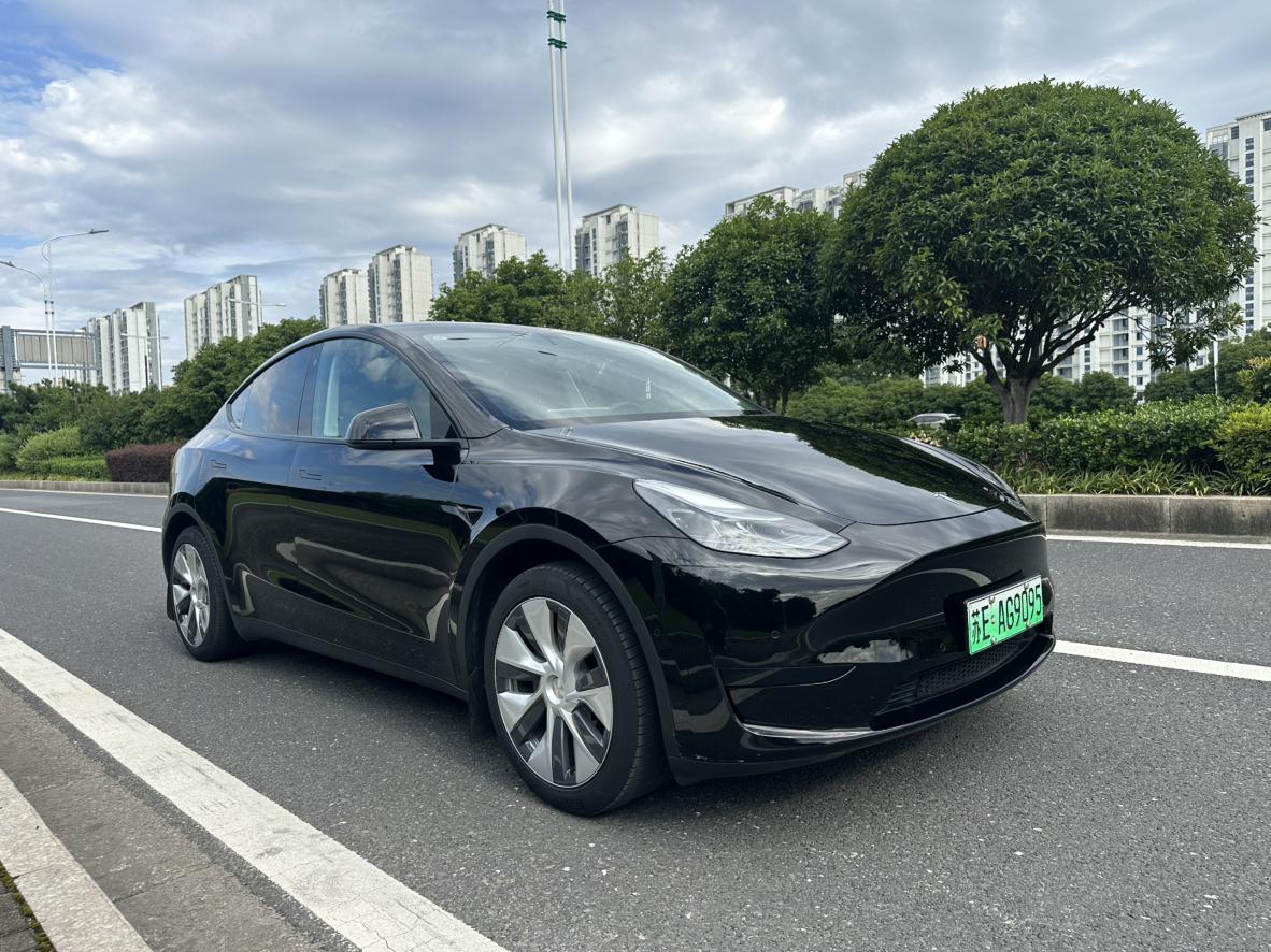 Tesla Model Y 2022 thumb 12