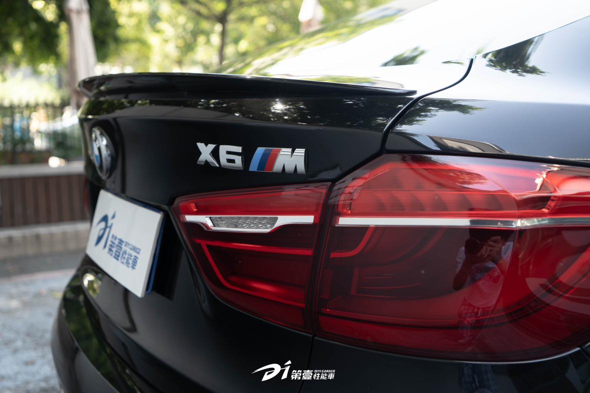BMW X6 M 2015 thumb 6