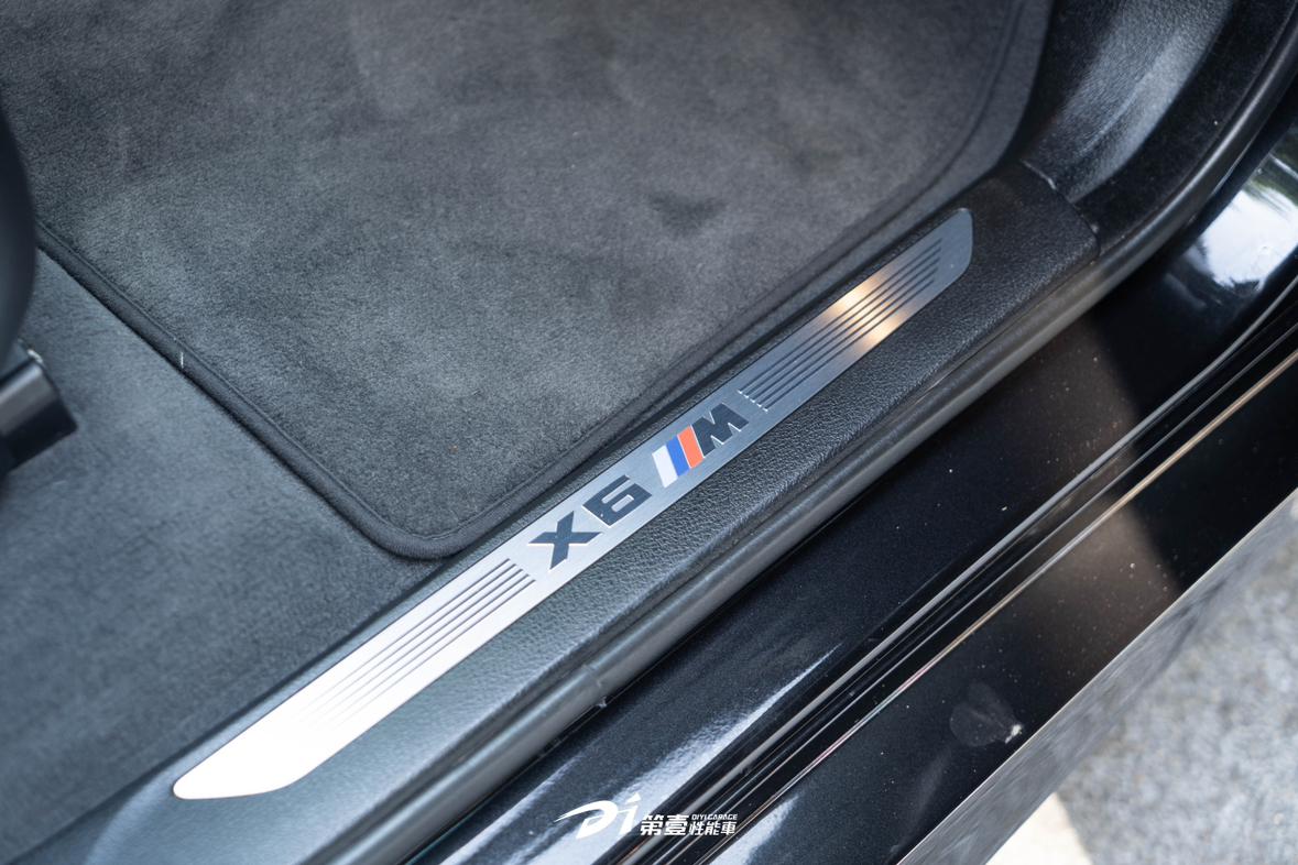BMW X6 M 2015 thumb 8