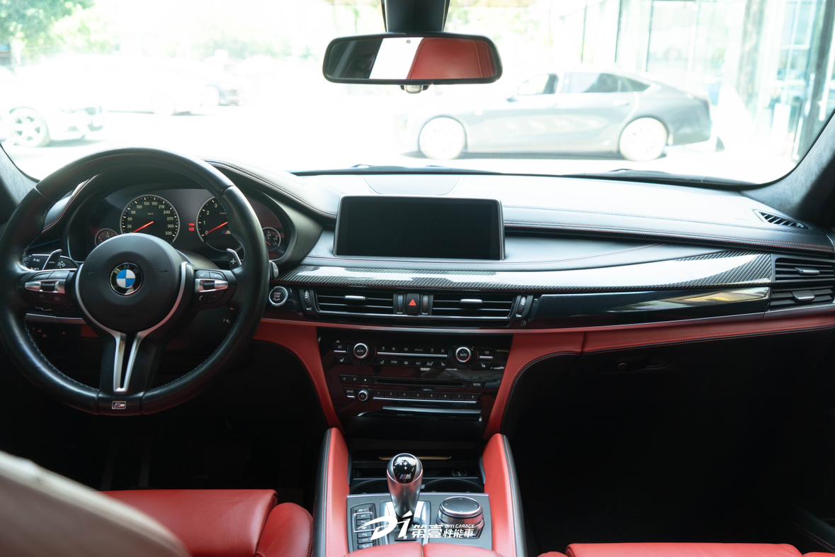 BMW X6 M 2015 thumb 10
