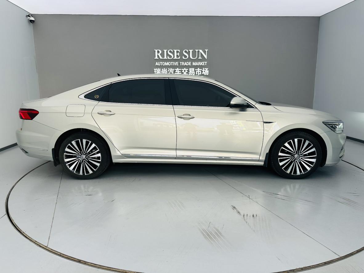 Volkswagen Passat (North America and China) 2019 thumb 4