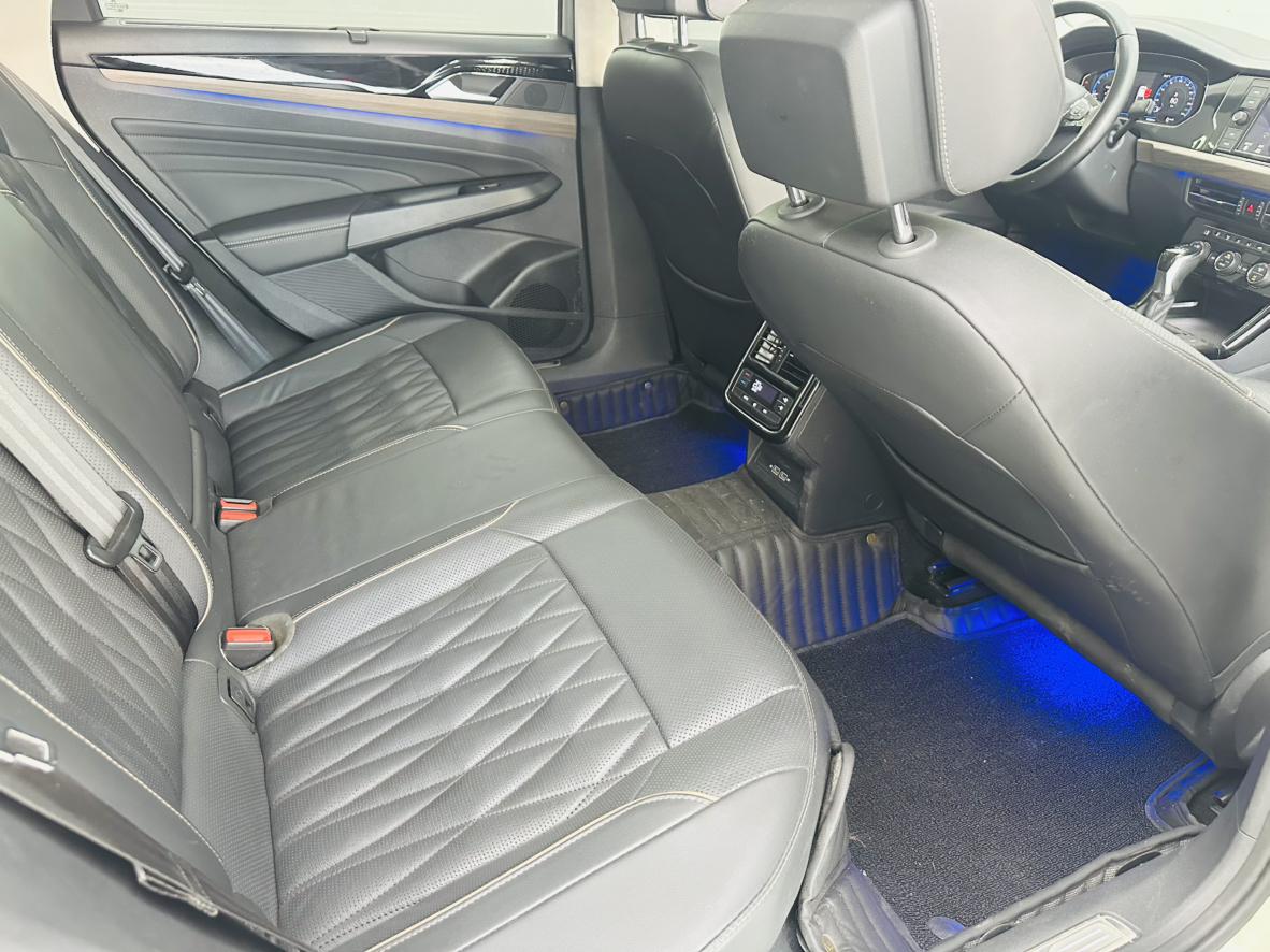 Volkswagen Passat (North America and China) 2019 thumb 8