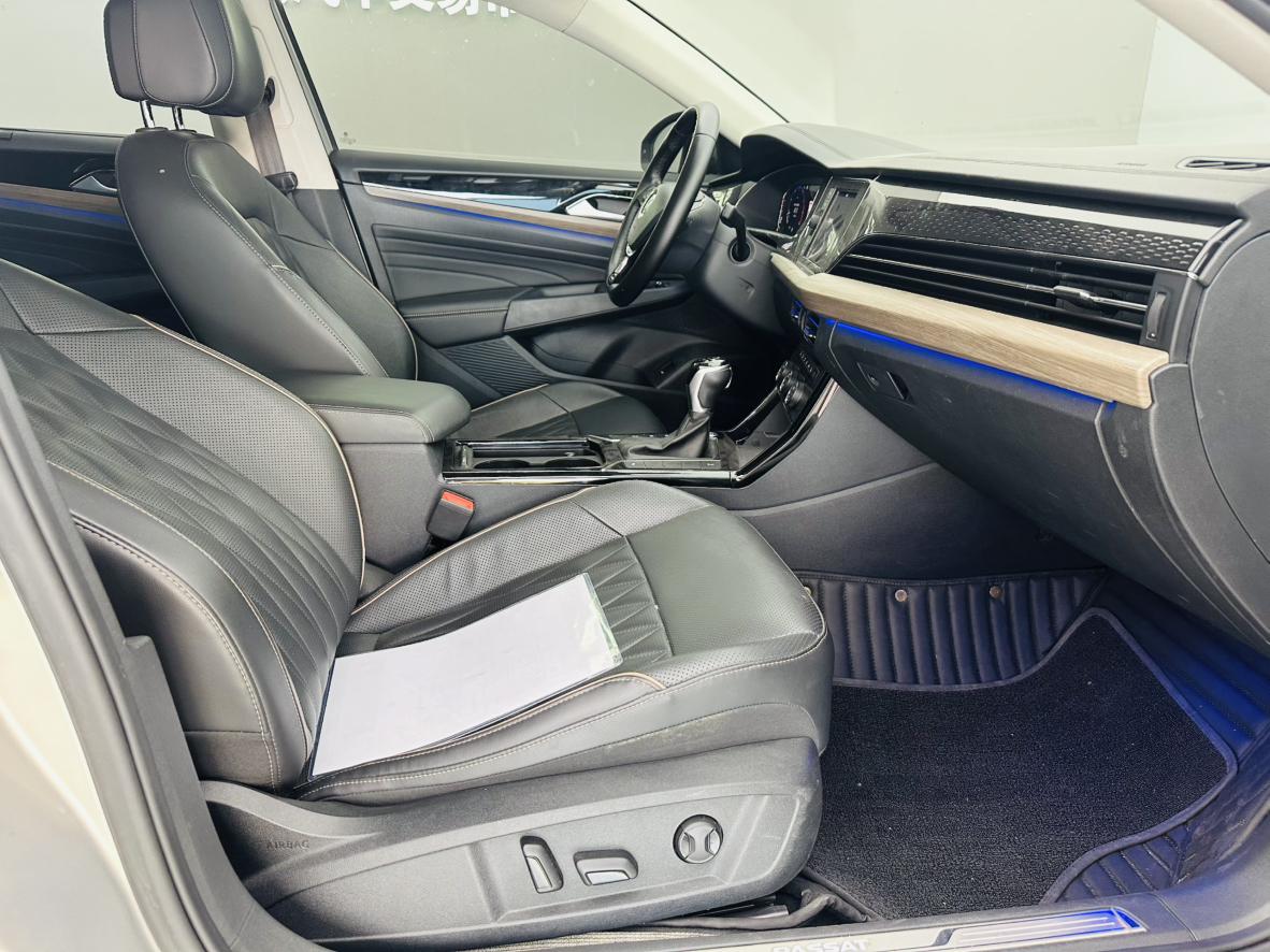 Volkswagen Passat (North America and China) 2019 thumb 9