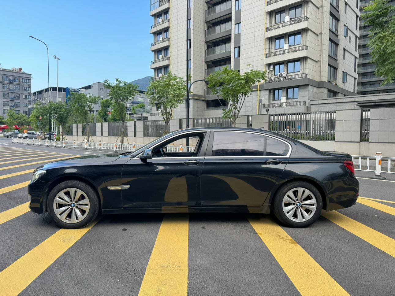 BMW 7 серии 2013 thumb 2