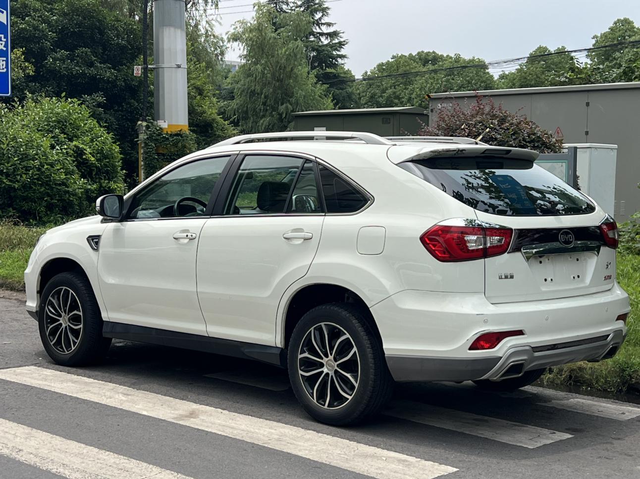 BYD S6 2015 thumb 3