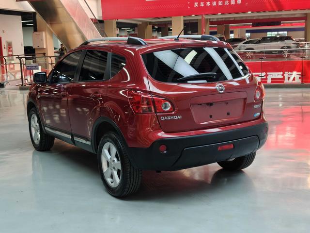 Nissan Qashqai+2 2015 thumb 3