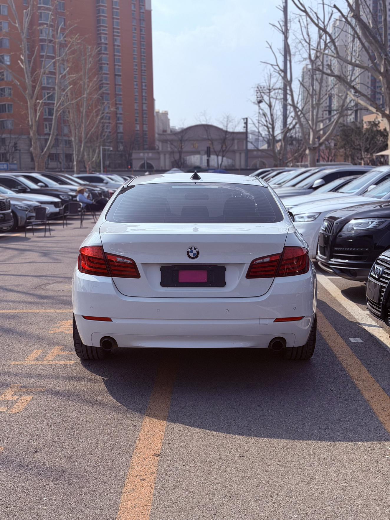 BMW 5 серии 2011 thumb 3