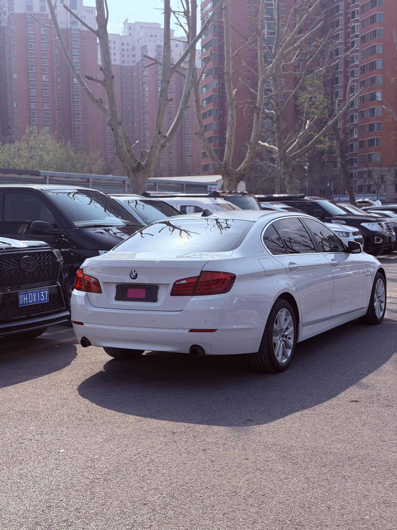 BMW 5 серии 2011 thumb 4