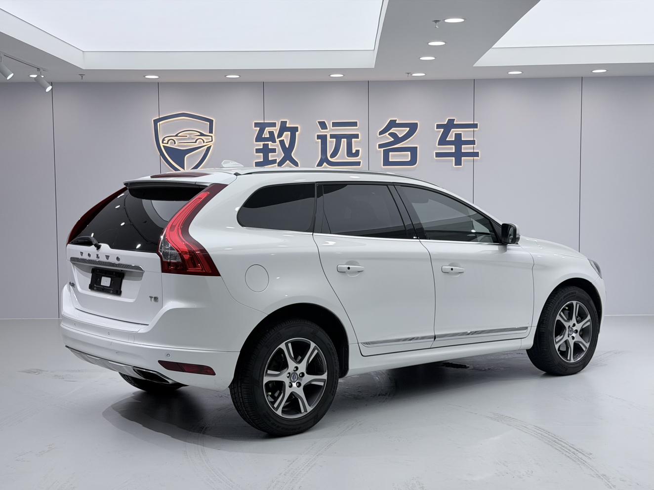 Volvo XC60 2014 thumb 4