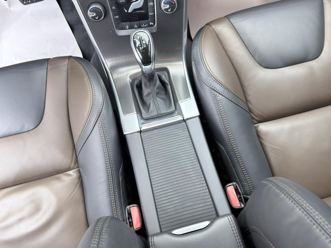 Volvo XC60 2014 thumb 6