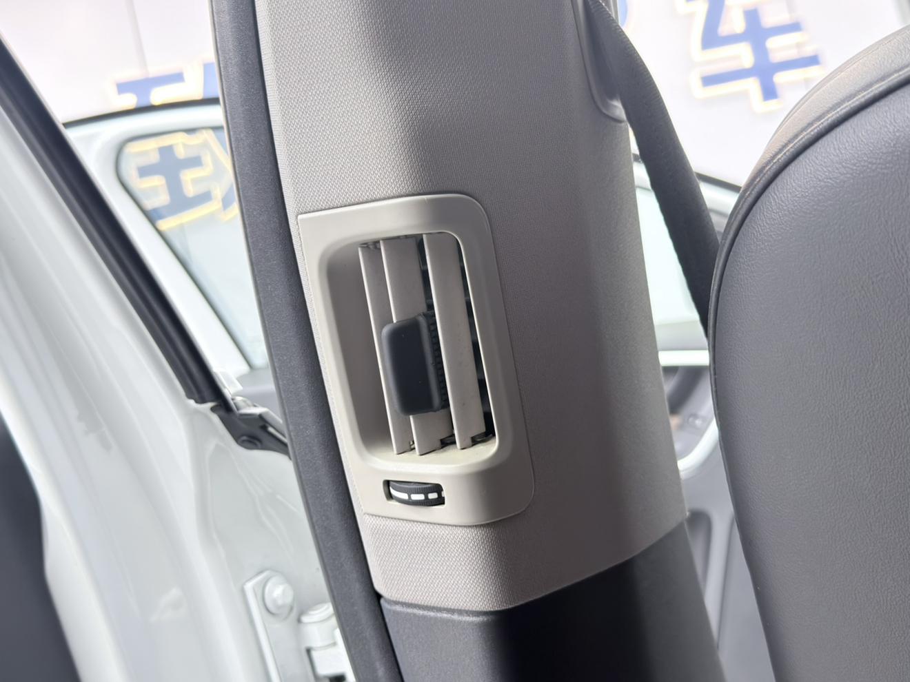 Volvo XC60 2014 thumb 7