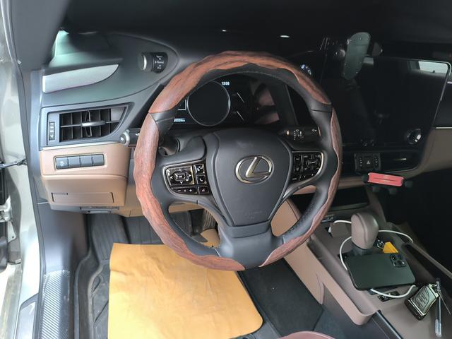 Lexus ES 2025 thumb 5