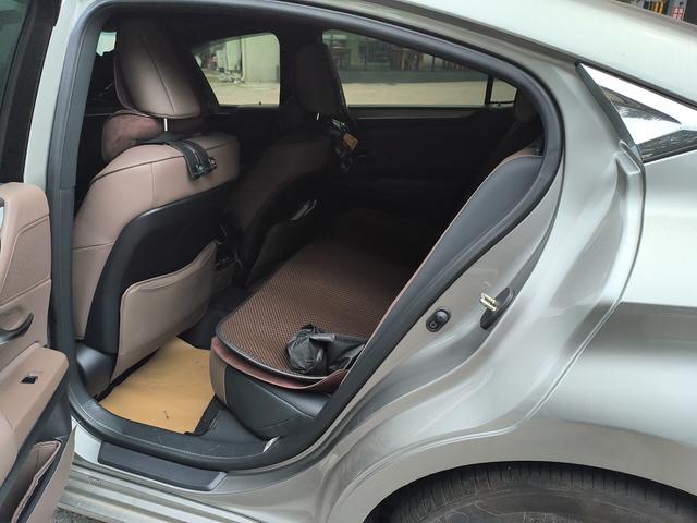 Lexus ES 2025 thumb 10