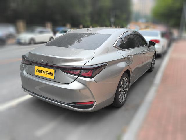 Lexus ES 2025 thumb 12