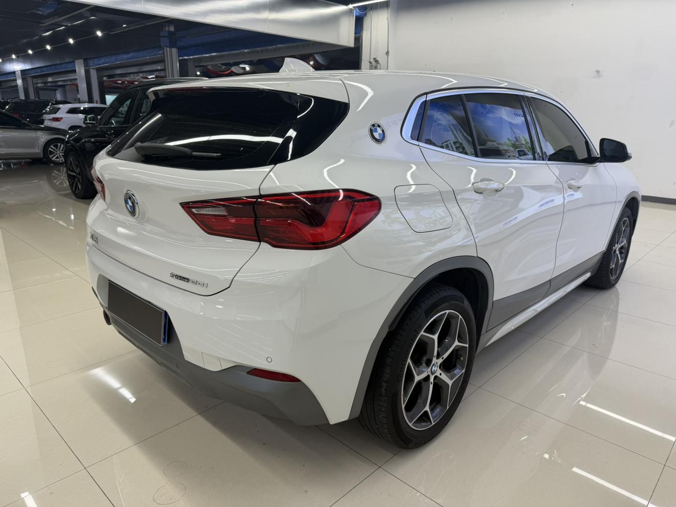 BMW X2 2019 thumb 4