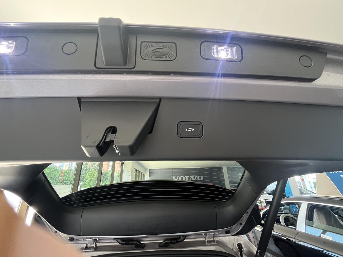 Volvo XC70 2026 thumb 6