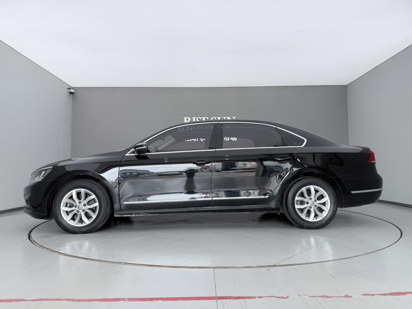 Volkswagen Passat (North America and China) 2017 thumb 2