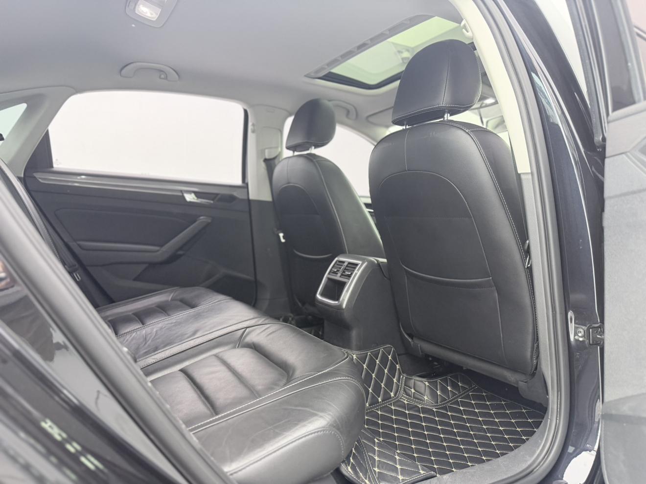 Volkswagen Passat (North America and China) 2017 thumb 10