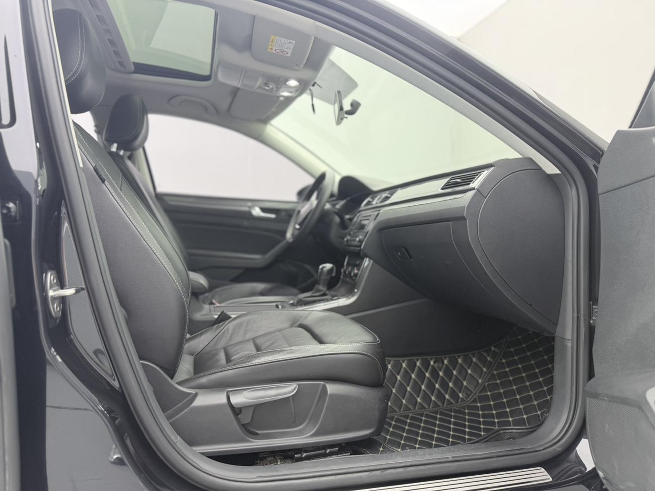 Volkswagen Passat (North America and China) 2017 thumb 11