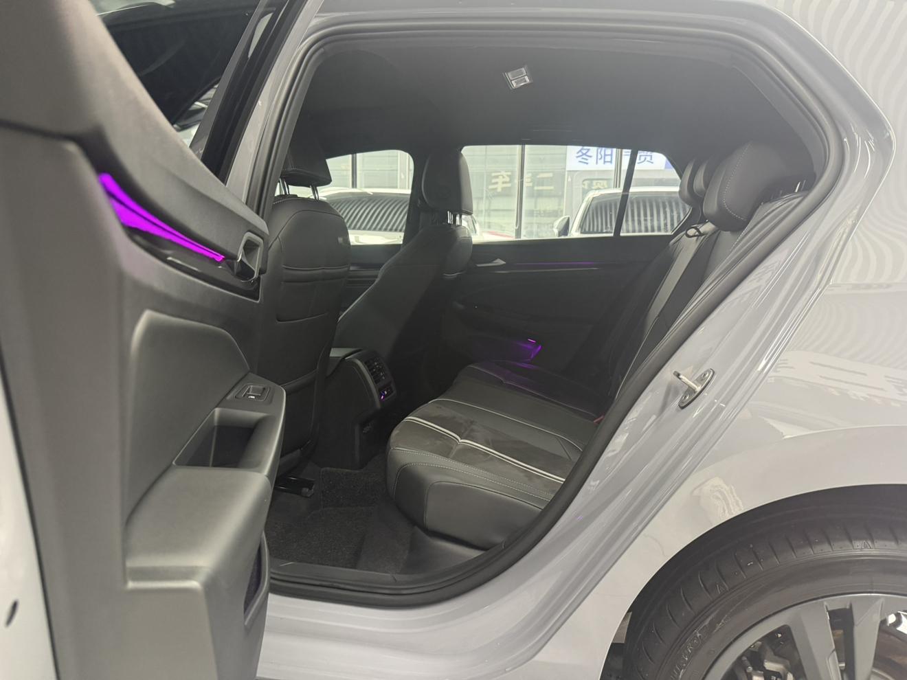 Volkswagen Golf Sportsvan 2023 thumb 10