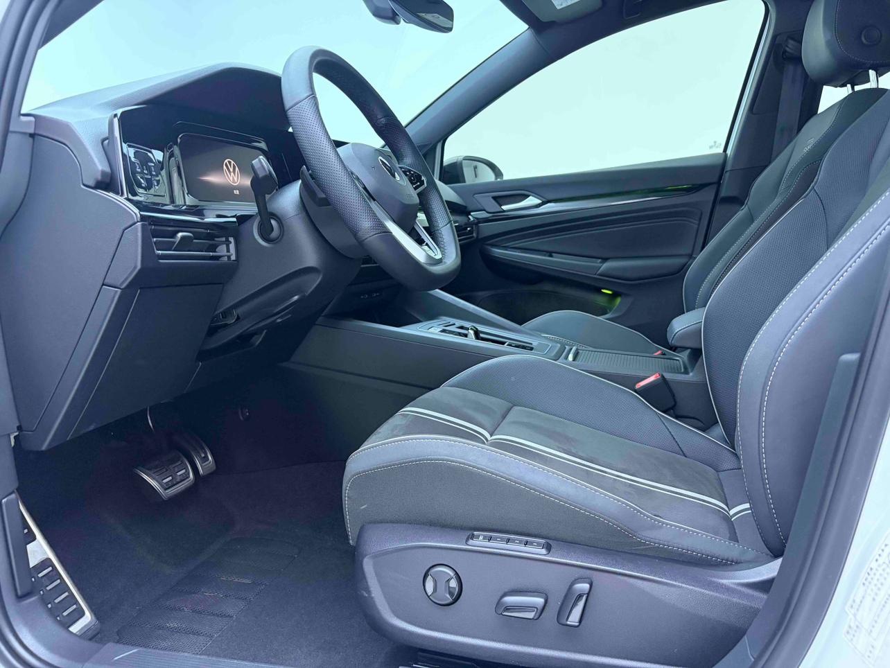 Volkswagen Golf Sportsvan 2023 thumb 12