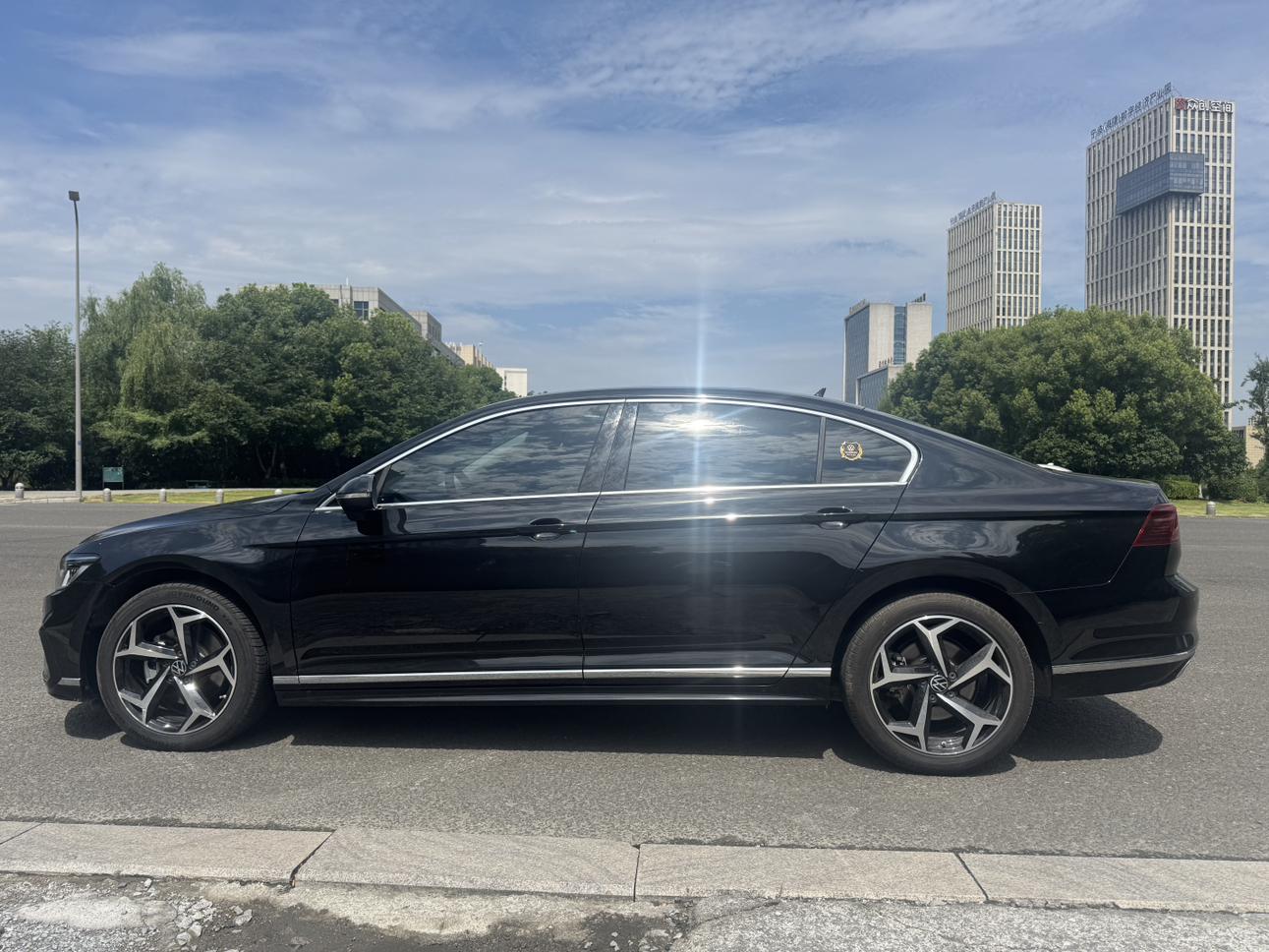 Volkswagen Magotan 2025 thumb 2