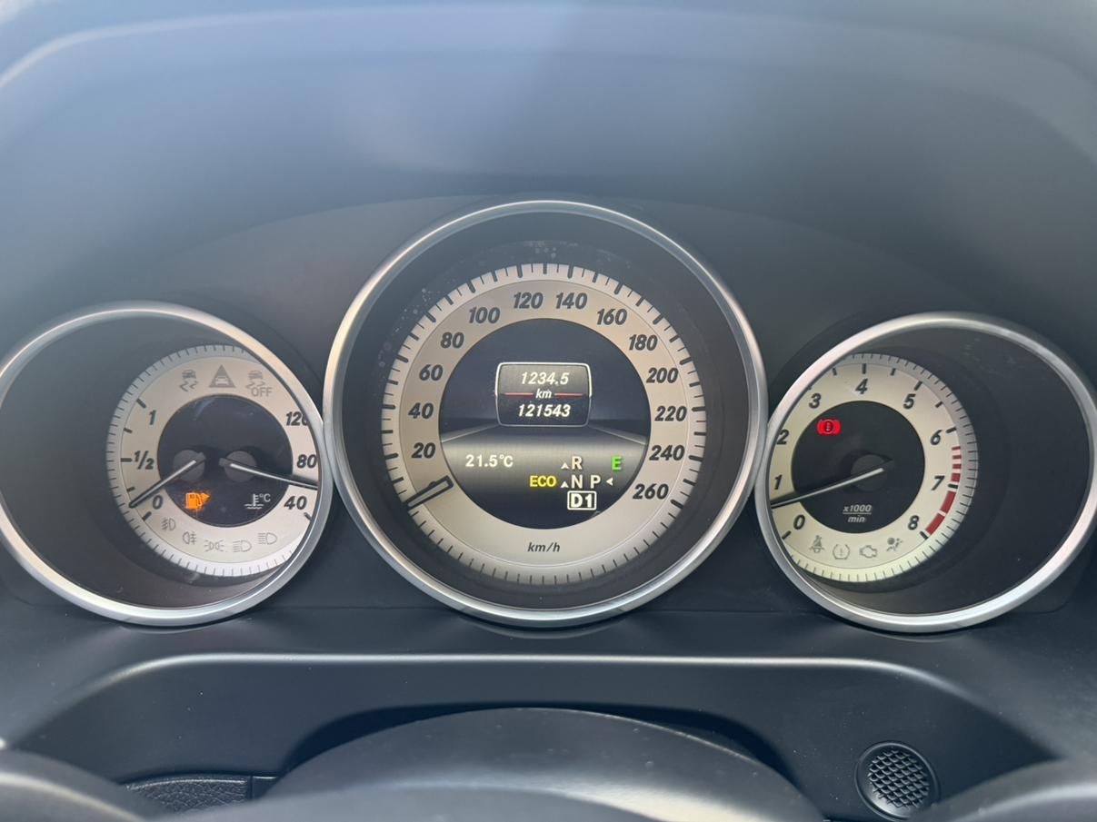 Mercedes-Benz E-Класс 2015 thumb 5