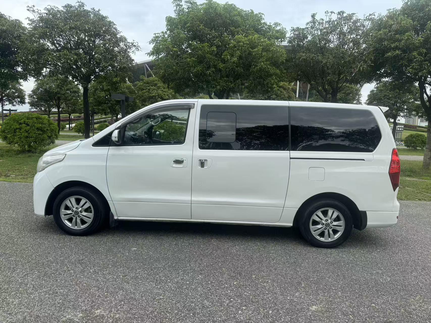 Dongfeng Fengxing F600 2016 thumb 2