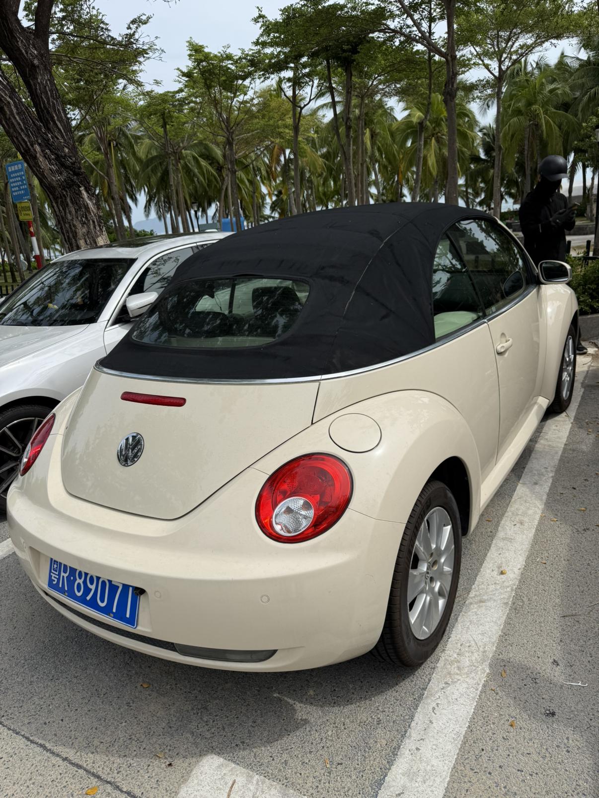 Volkswagen Beetle 2010 thumb 12