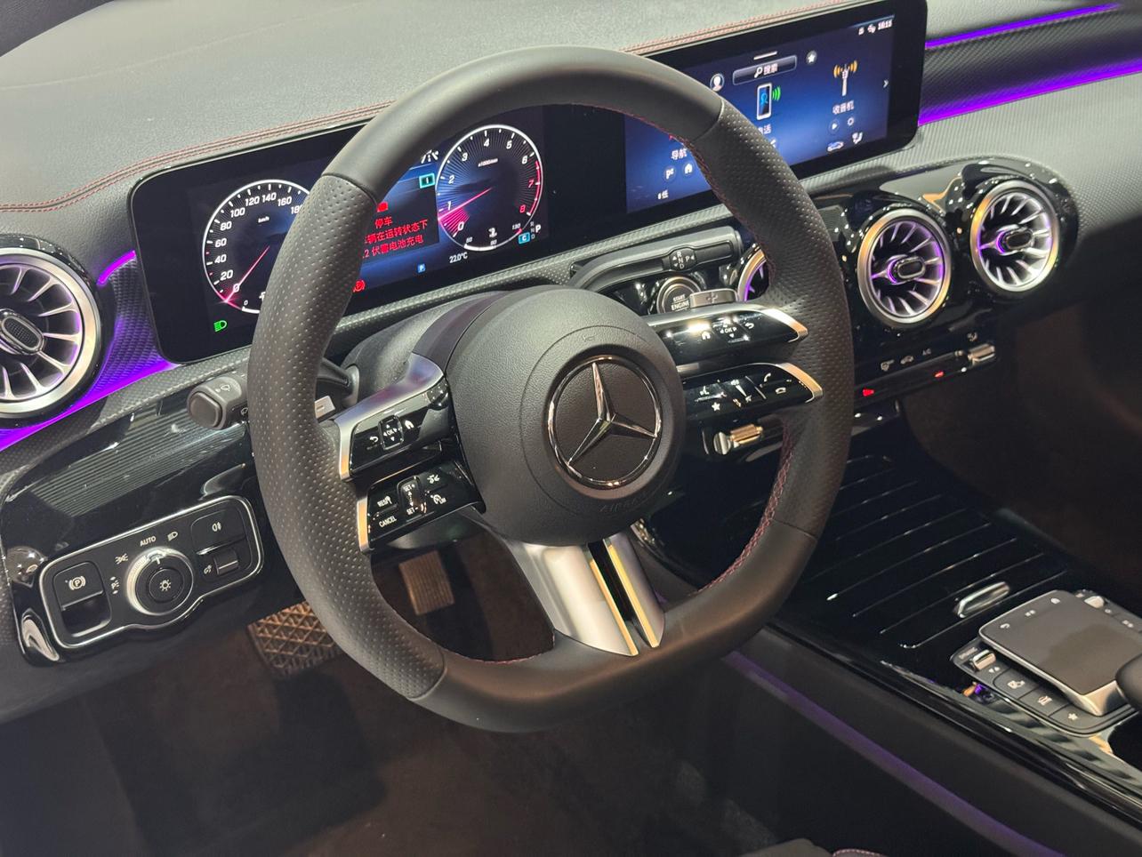 Mercedes-Benz A-Класс 2024 thumb 11