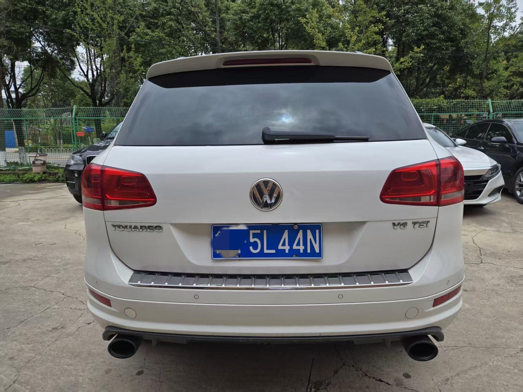 Volkswagen Touareg 2012 thumb 3