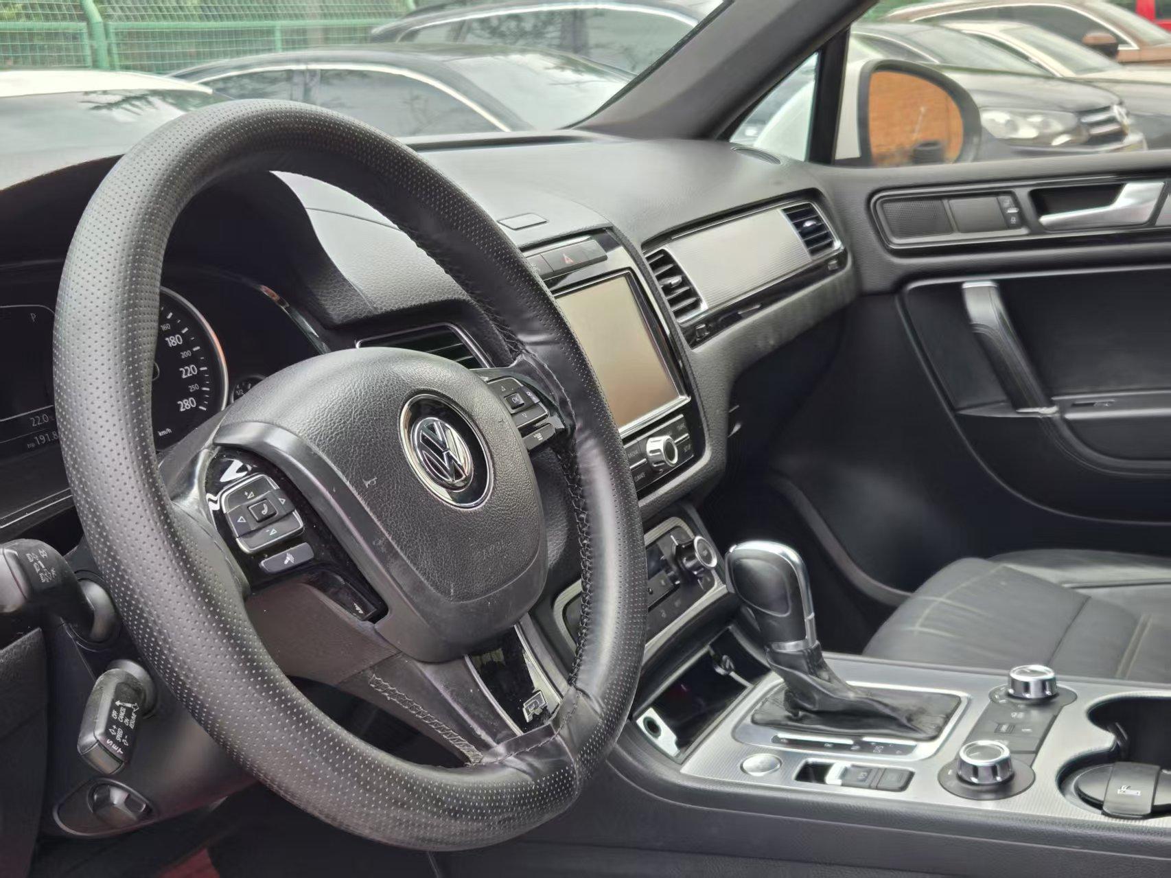 Volkswagen Touareg 2012 thumb 7