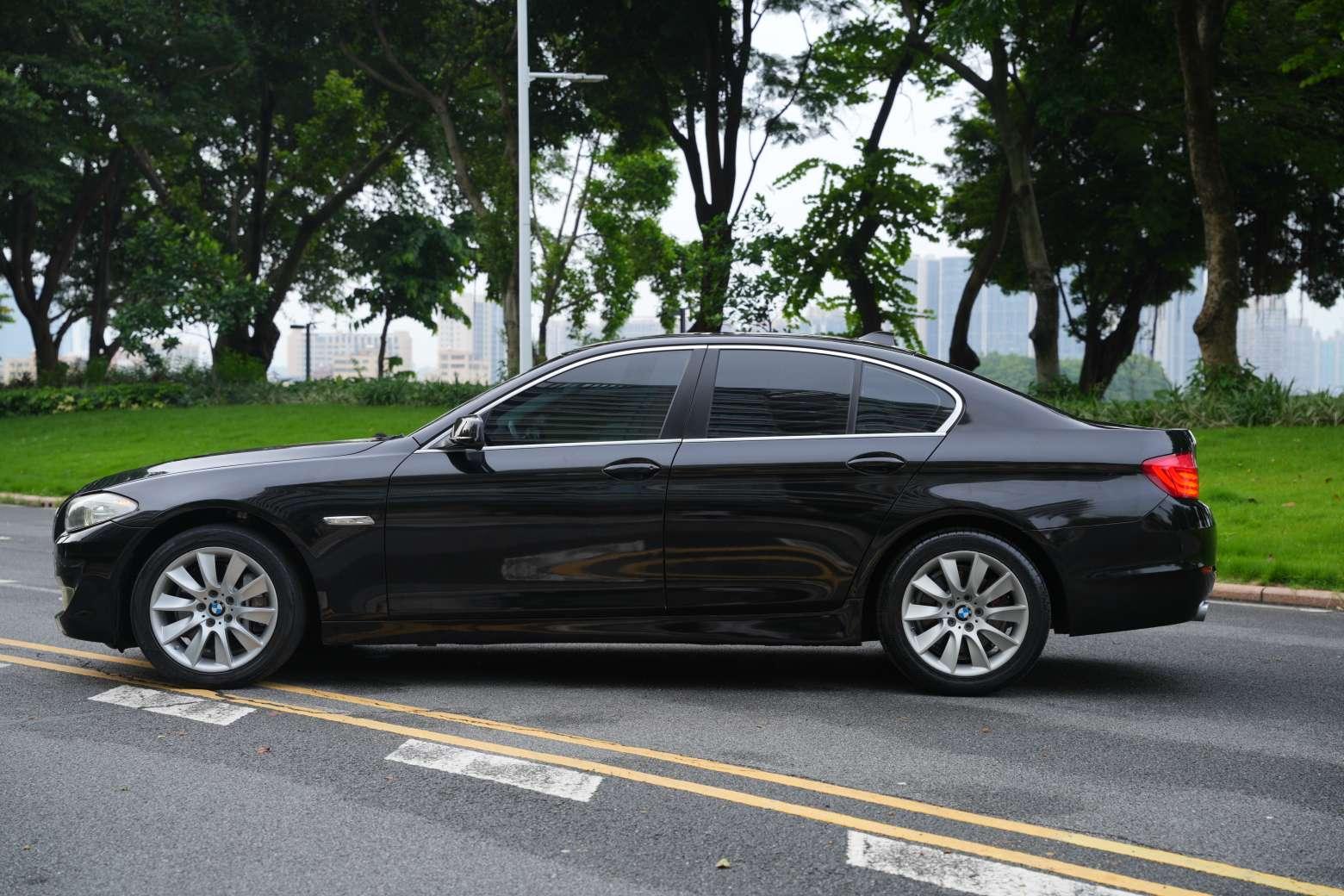 BMW 5 серии 2011 thumb 2