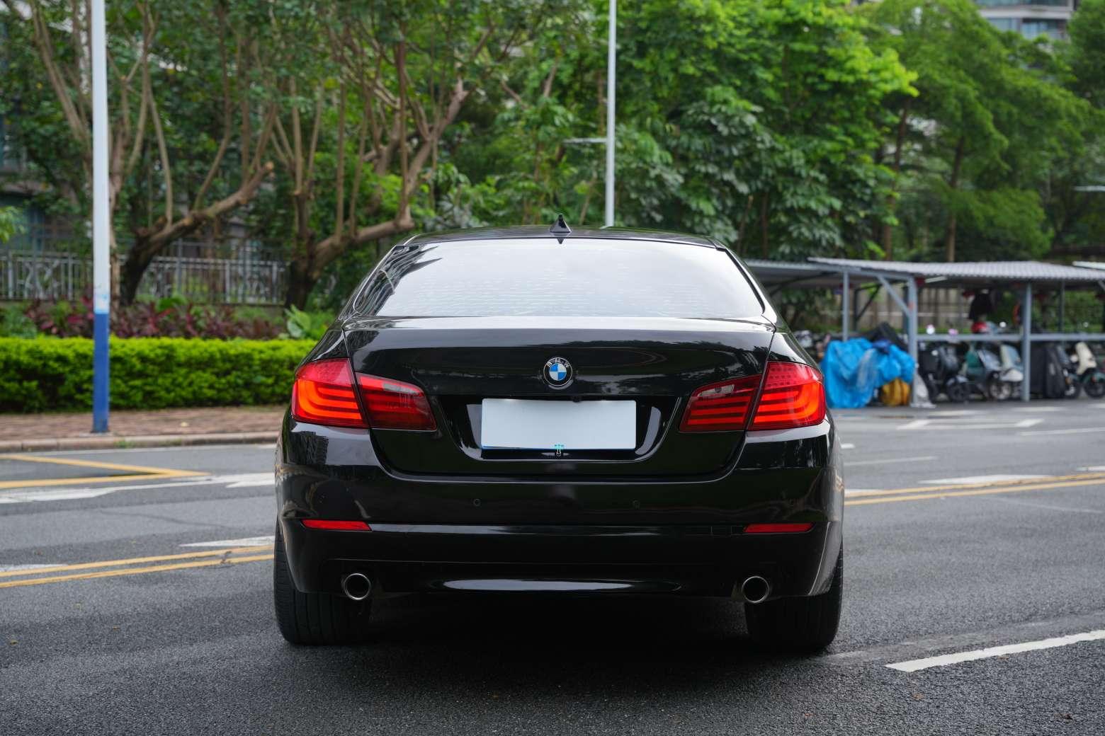 BMW 5 серии 2011 thumb 4