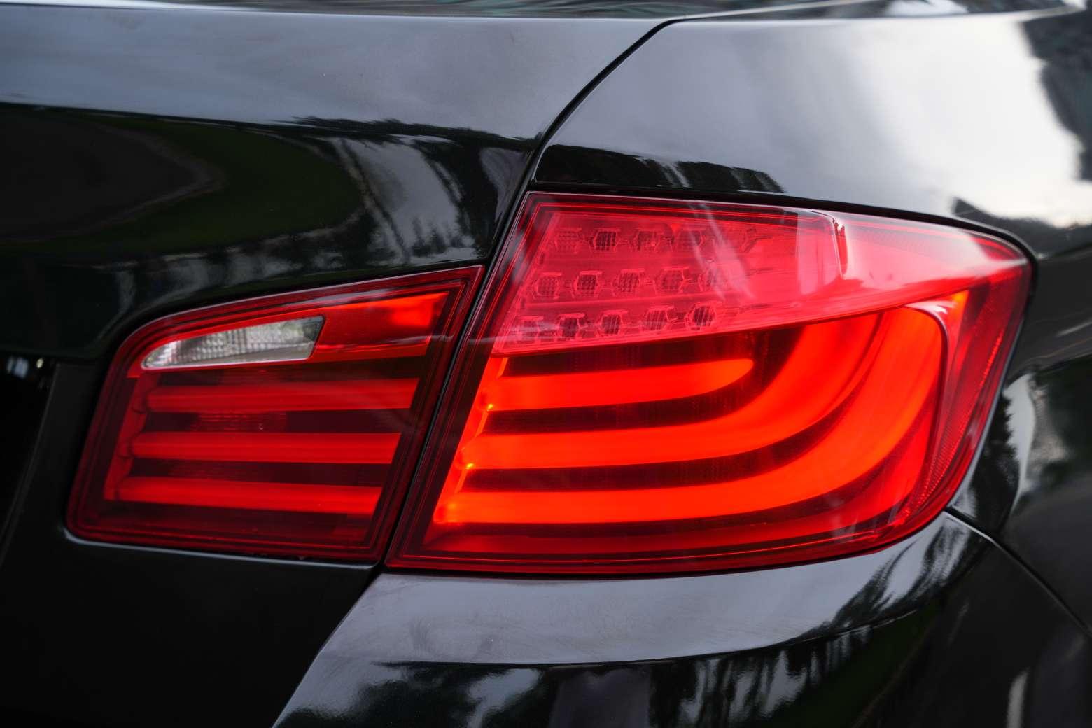 BMW 5 серии 2011 thumb 7
