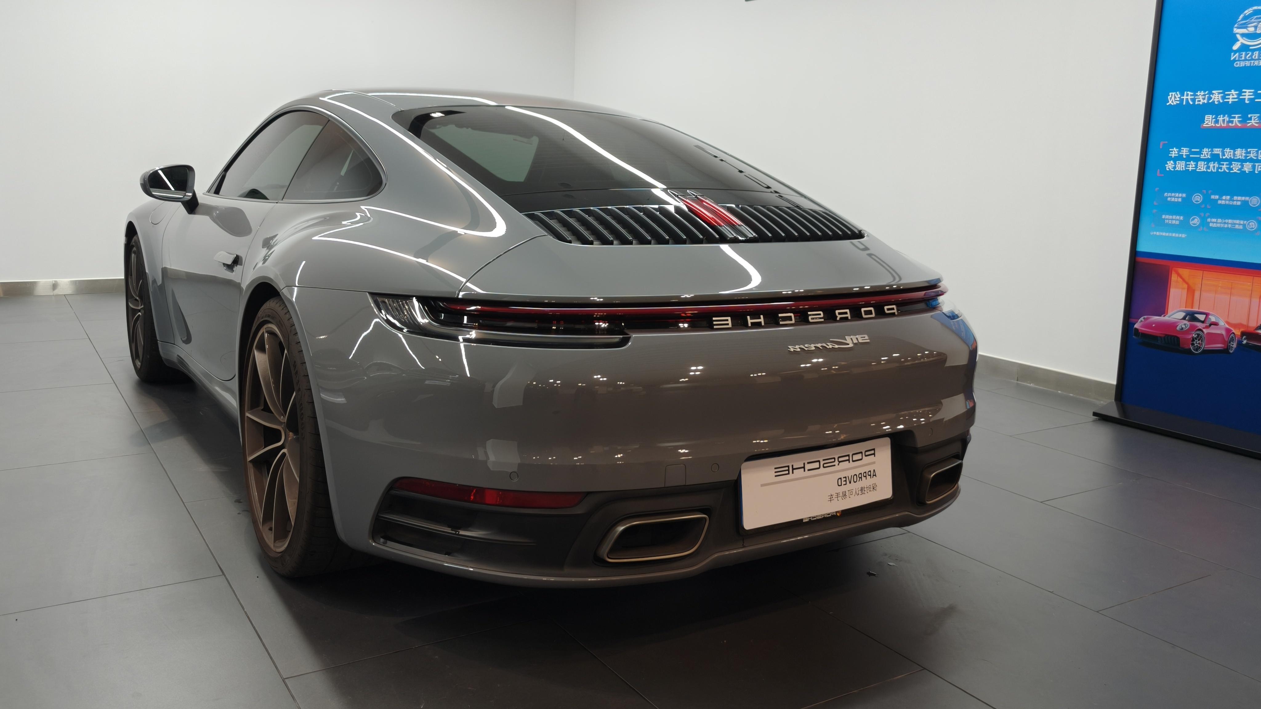 Porsche 911 2023 thumb 2