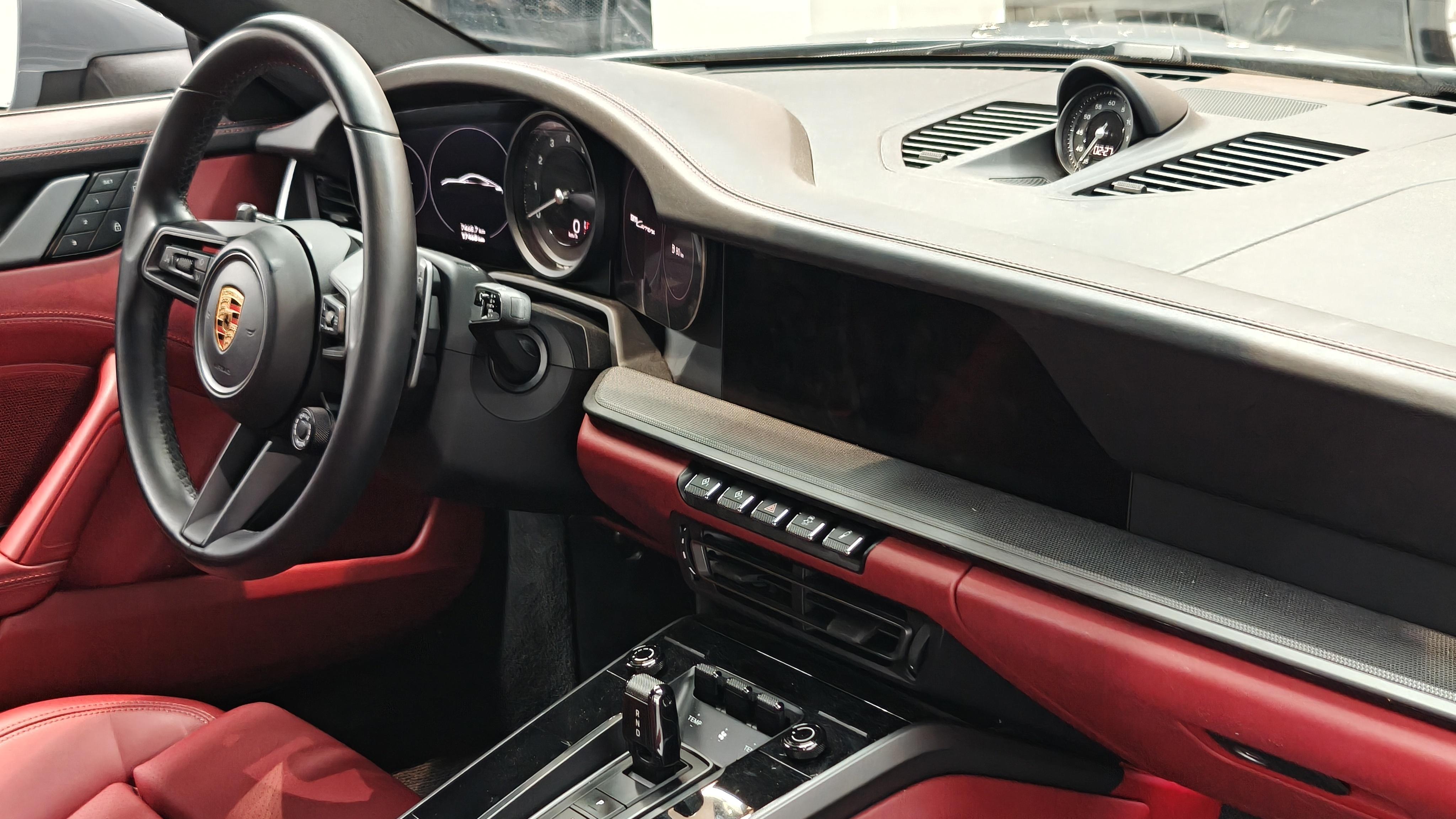 Porsche 911 2023 thumb 7