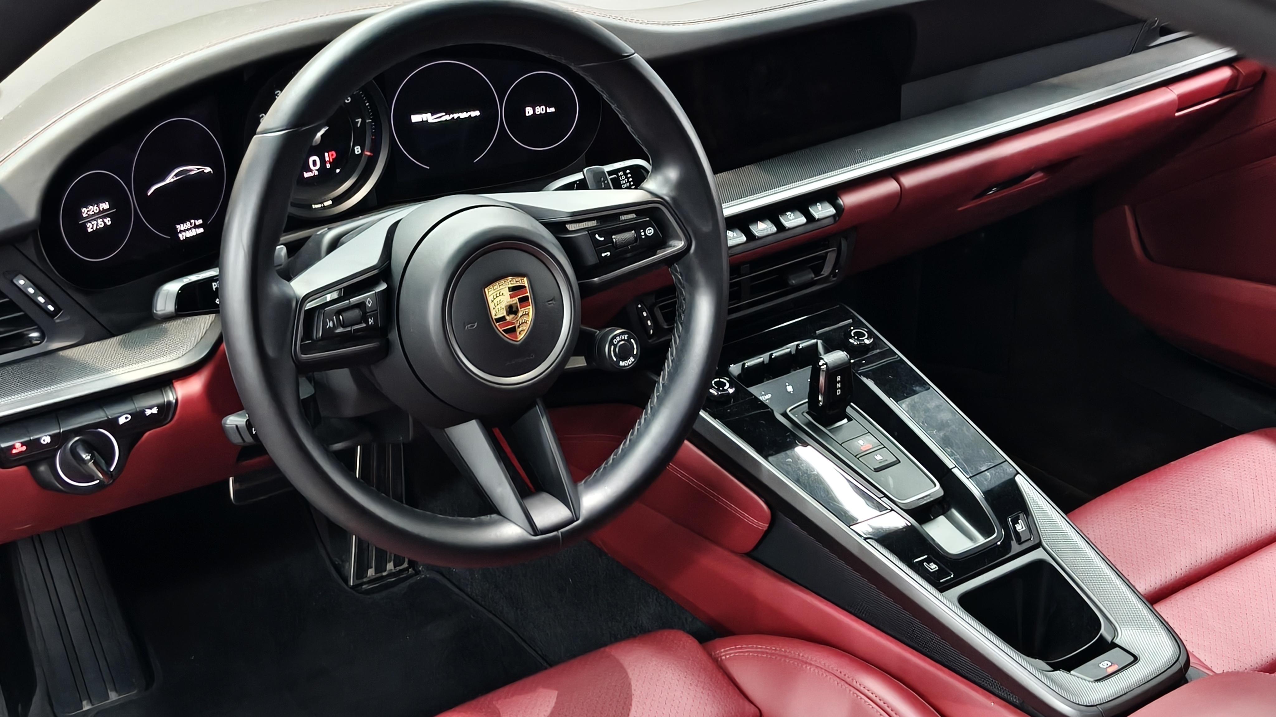 Porsche 911 2023 thumb 8