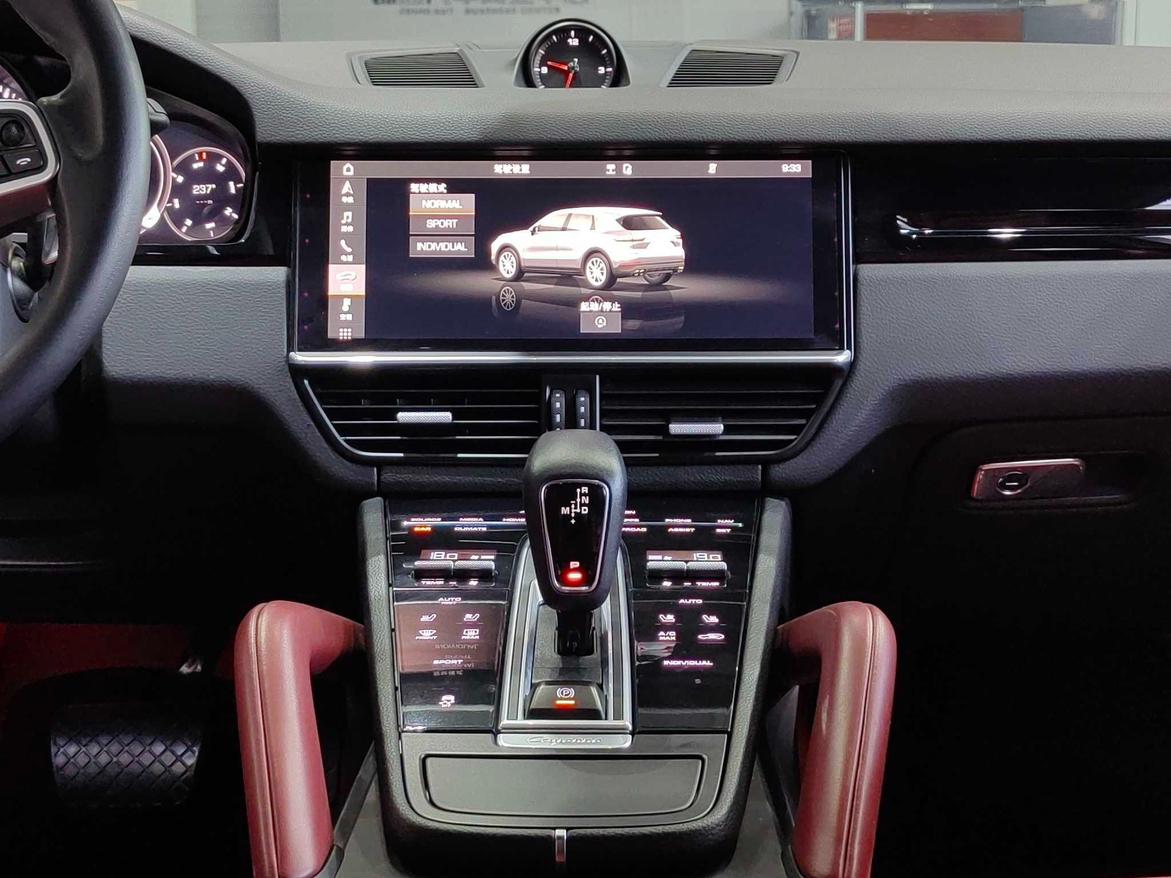 Porsche Cayenne 2021 thumb 7