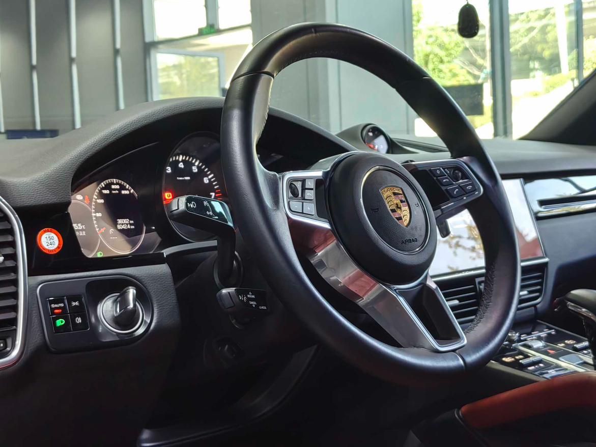 Porsche Cayenne 2021 thumb 9