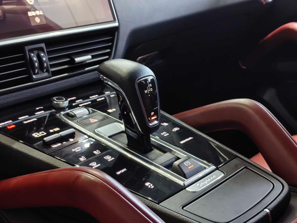 Porsche Cayenne 2021 thumb 10