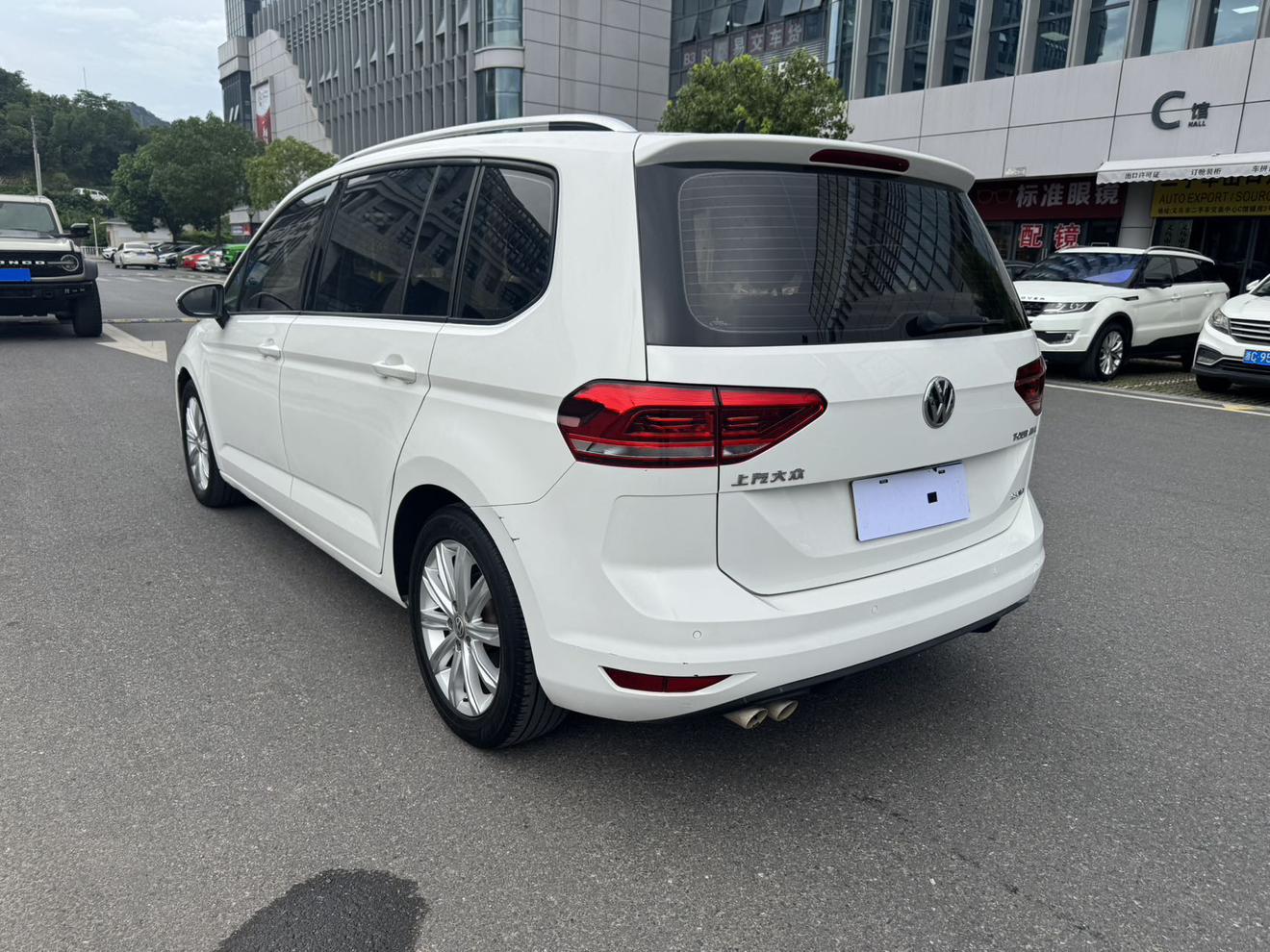 Volkswagen Touran 2018 thumb 2