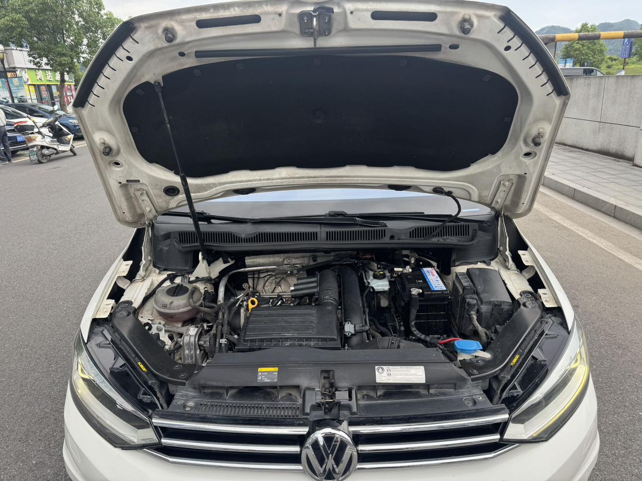 Volkswagen Touran 2018 thumb 6