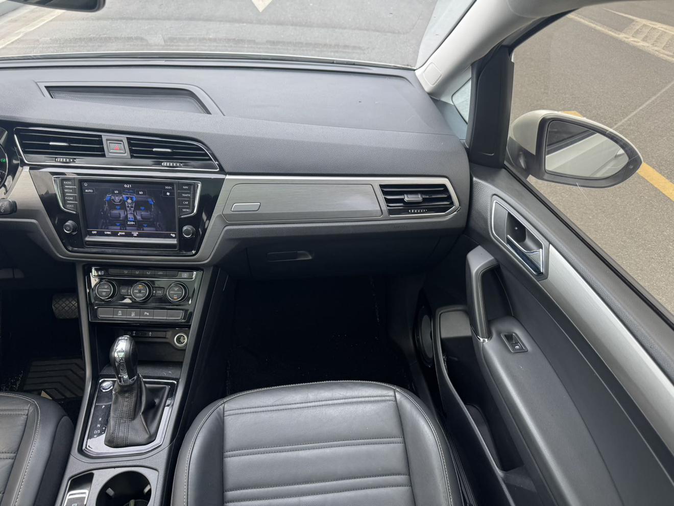 Volkswagen Touran 2018 thumb 9