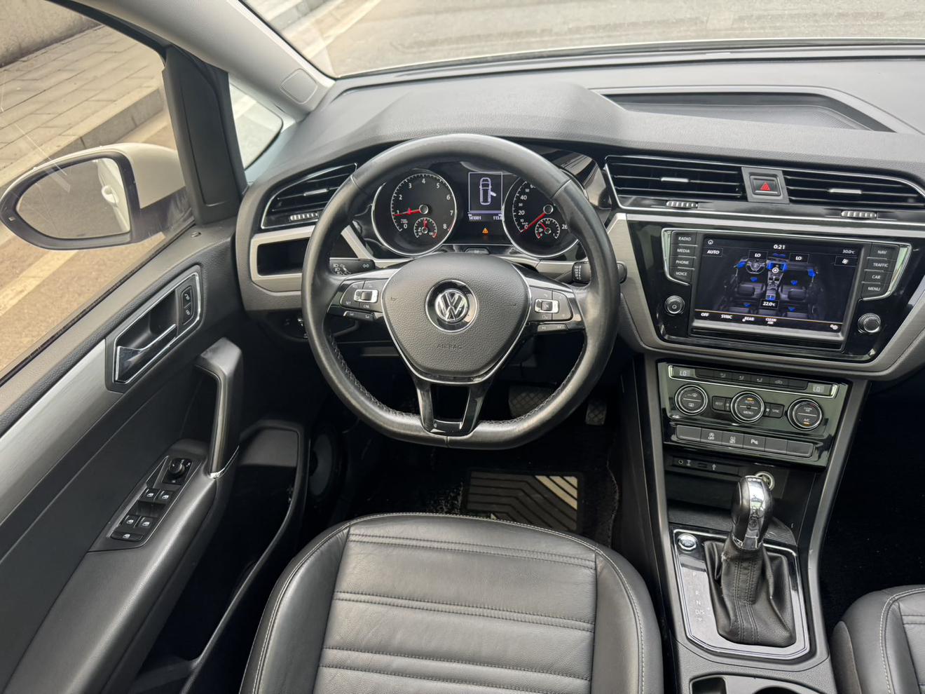 Volkswagen Touran 2018 thumb 12