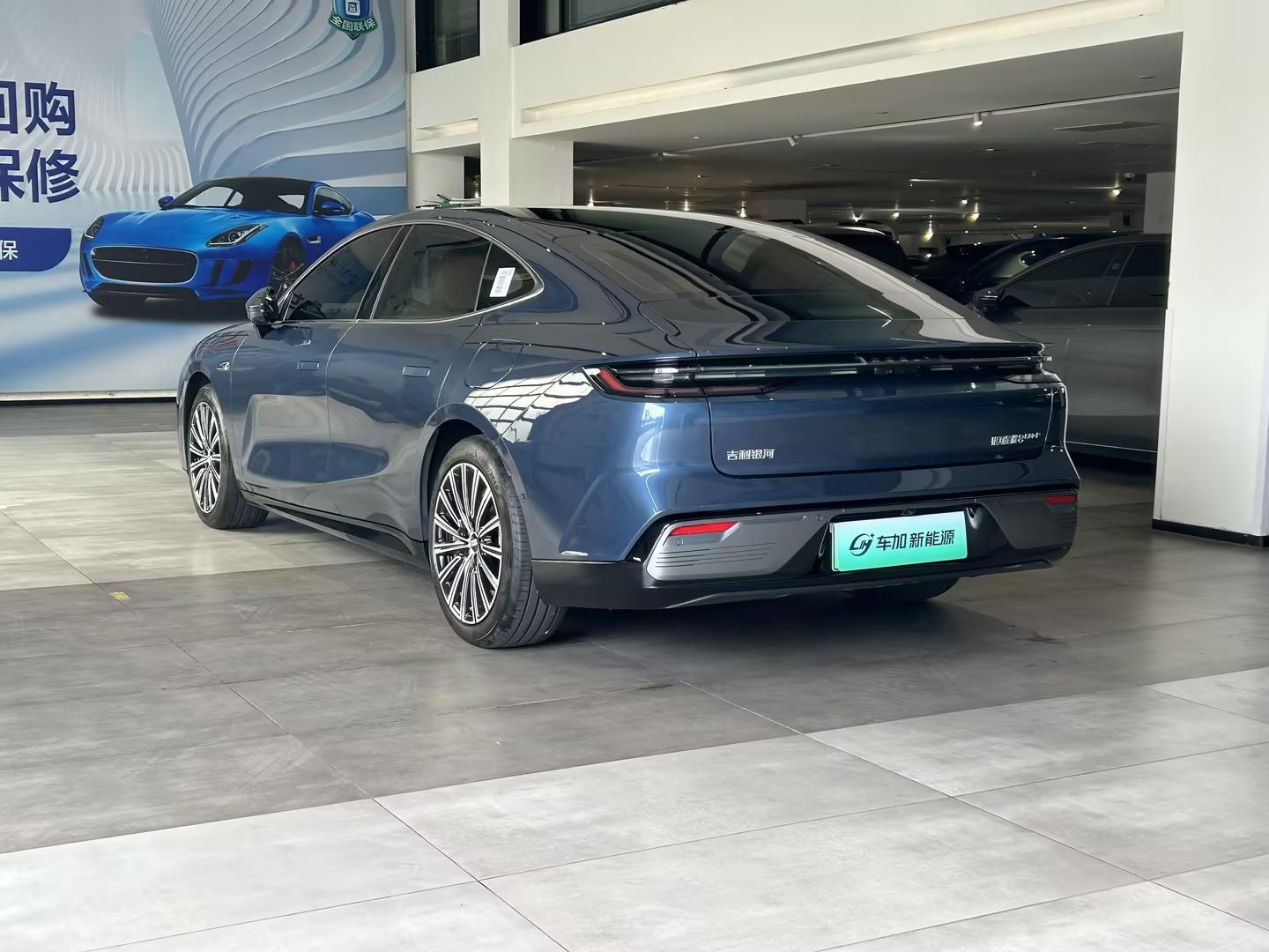 Geely Galaxy 8 PHEV 2025 thumb 11